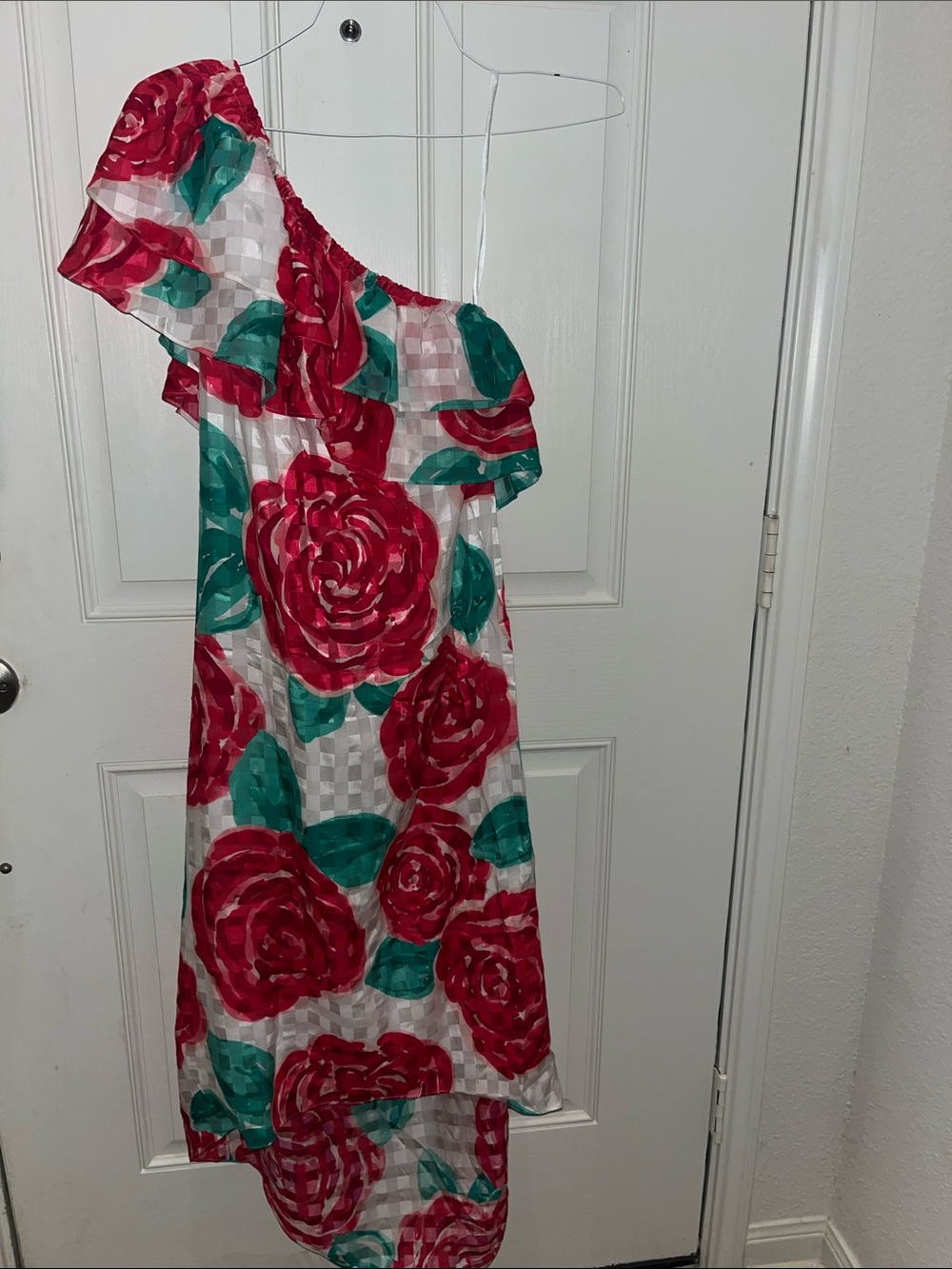 Vineyard Vines One-Shoulder White Dress with Red Rose and Green Leaf Print
